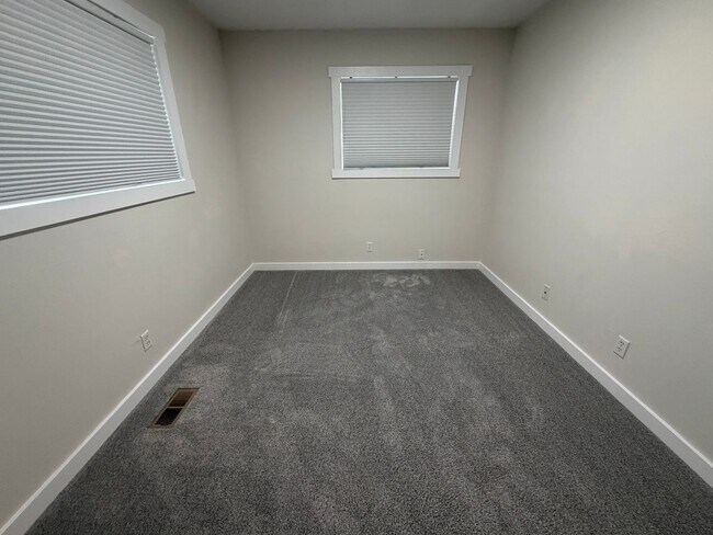 Building Photo - 209 Goldcrest St NW