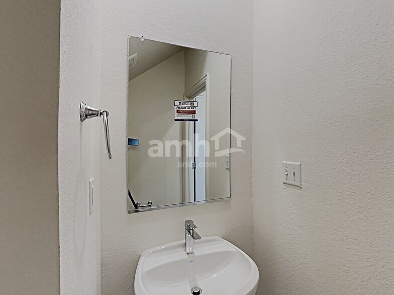 Building Photo - 384 Aspen Waters