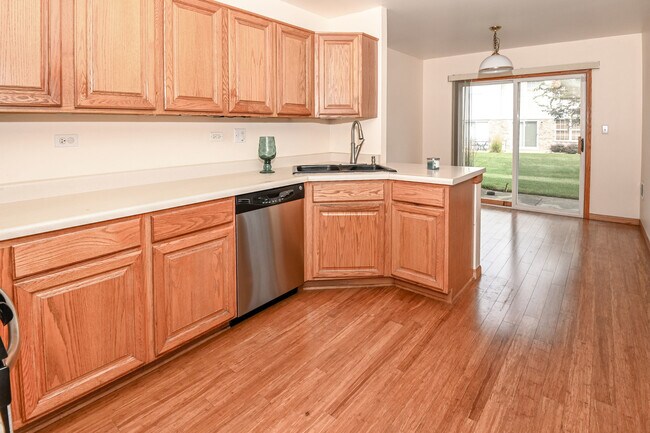 Building Photo - 162 Sherwood Ct