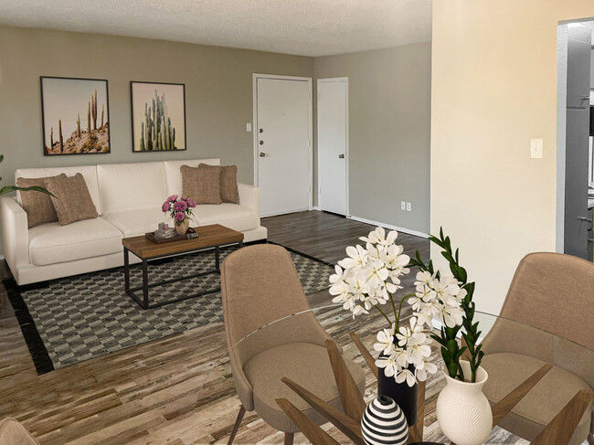 Living & Dining Room - Cedar Creek Apartment Homes