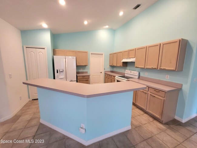 Building Photo - 1573 Laramie Cir