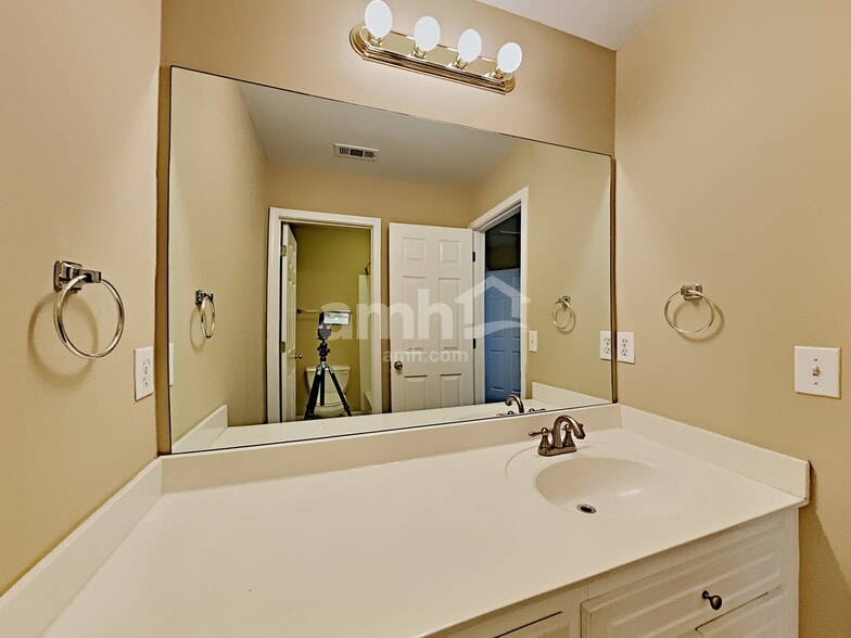 Building Photo - 1020 Allenbrook Ln