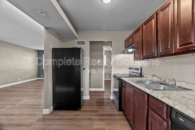 Building Photo - 10720 Spring Garden Dr