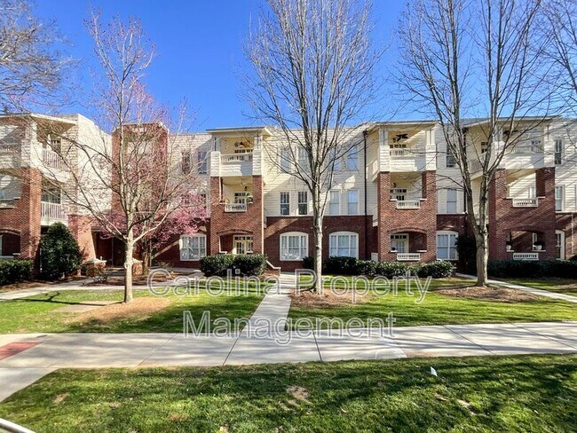 Building Photo - 518 Clarice Ave