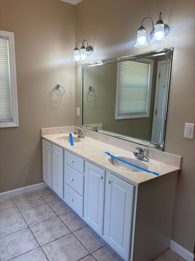 Building Photo - New For Rent in Pinson!