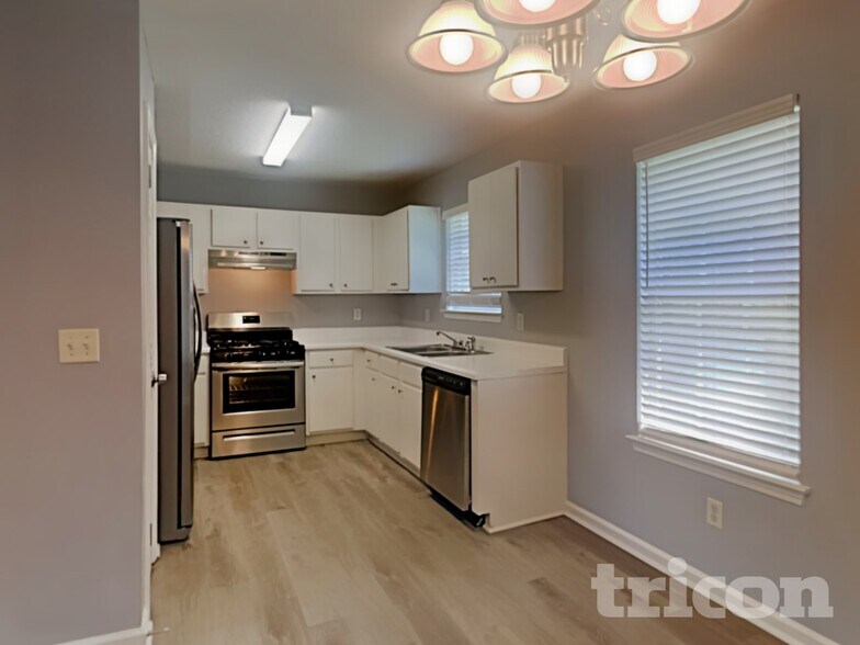 Building Photo - 6053 Crooked Creek Dr.