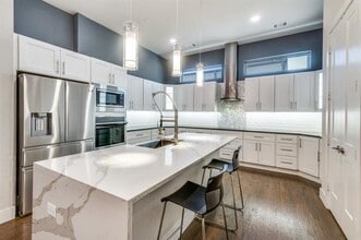 Building Photo - 3170 Carmel St