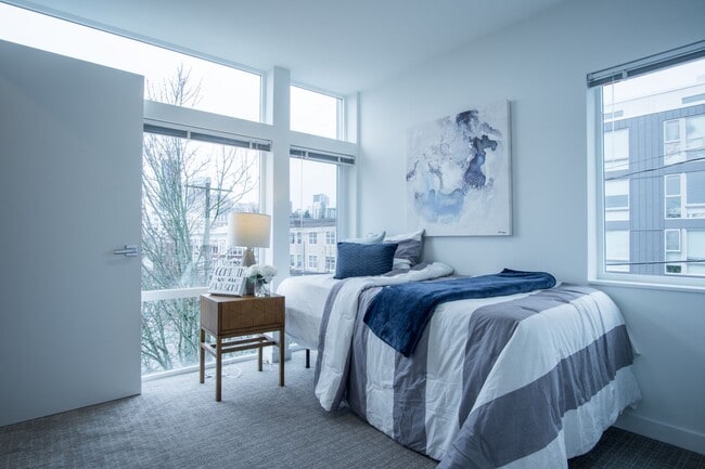Building Photo - Stunning 3-Bed, 3.5-Bath Townhouse at Yesler Terrace – Private Rooftop Views!