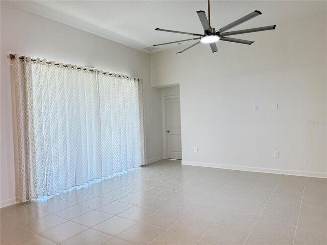 Building Photo - 7117 Dilly Lake Ave