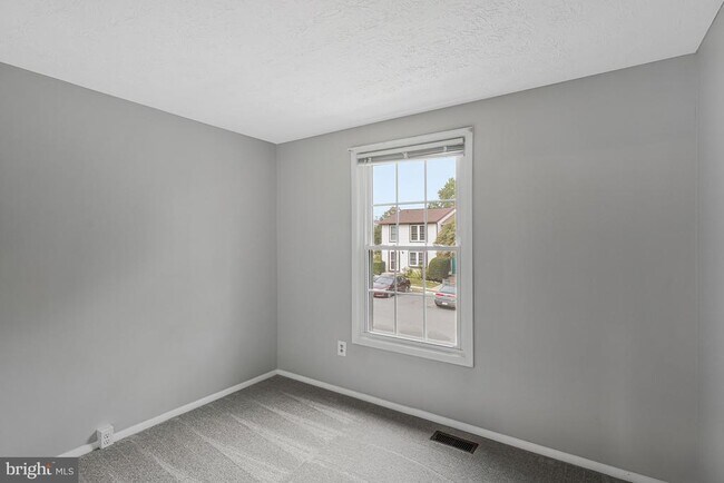 Building Photo - 8025 Tyson Oaks Cir