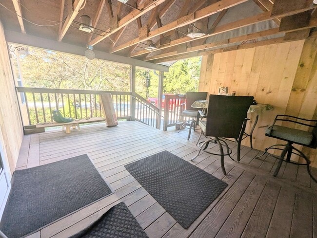 Building Photo - 43 Crestwood Dr