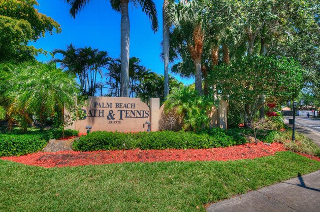 Building Photo - 13255 Royale Sabal Ct