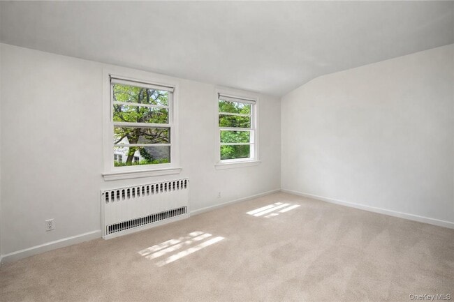 Building Photo - 6 Wildway