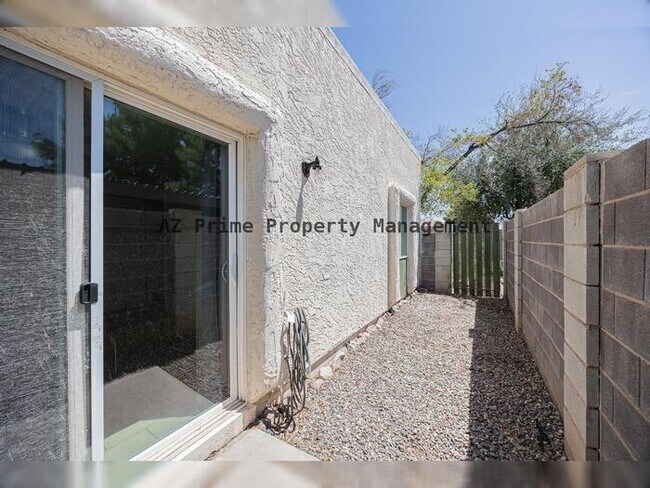 Building Photo - 625 S Allred Dr