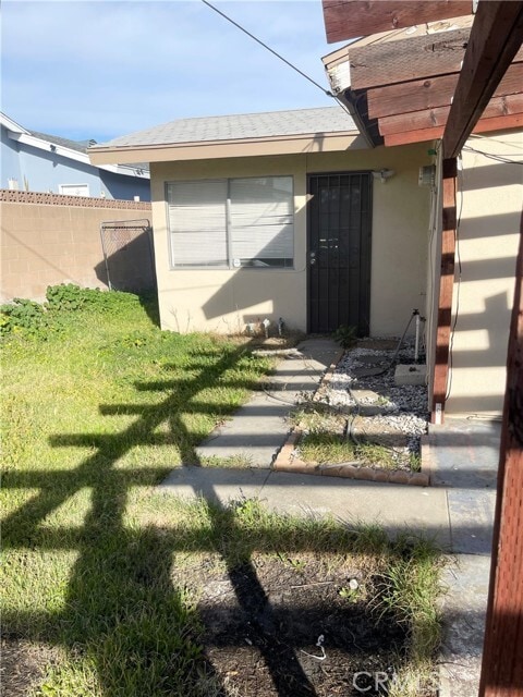 Building Photo - 830 W Rosewood St