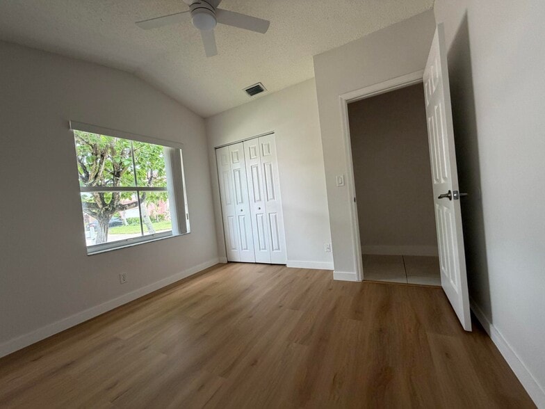 Building Photo - 3386 Treasure Ln
