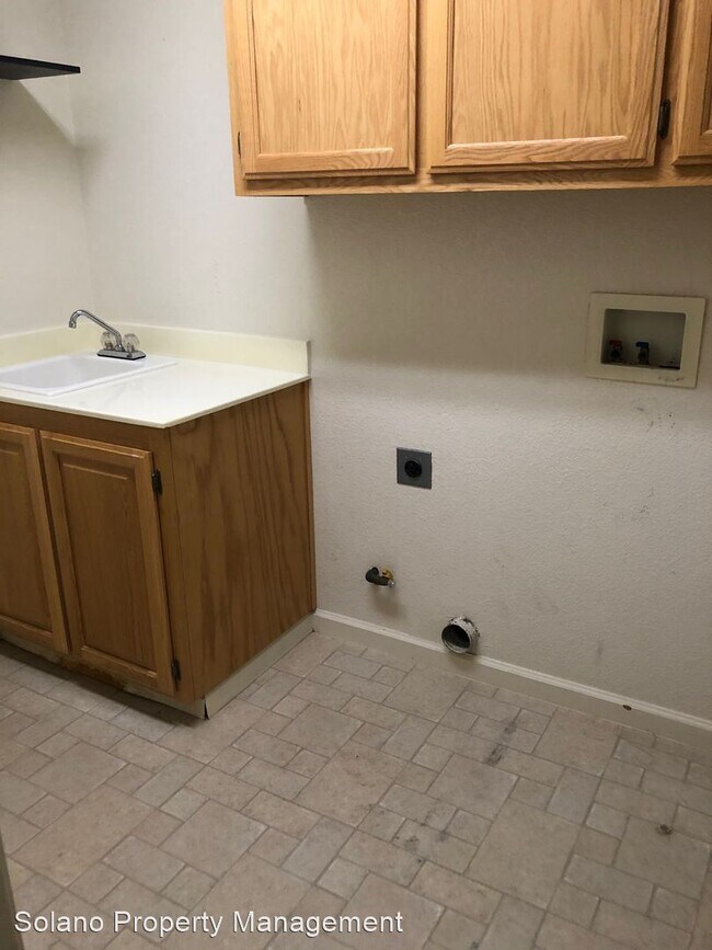 Building Photo - 4 br, 3 bath House - 1137 Potrero Cir