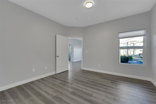 Building Photo - 7255 W Sunset Rd