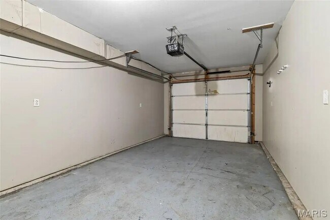 Building Photo - 1835 Woodland Trl