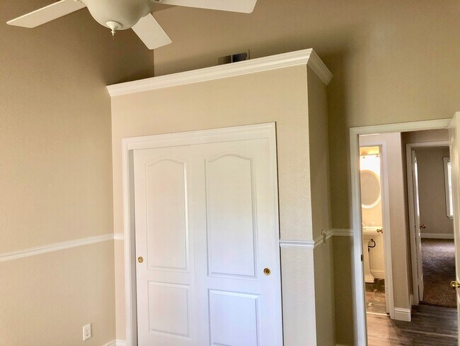 Building Photo - $2,295- Maple & Shepherd 3 Bedroom  - E. J...