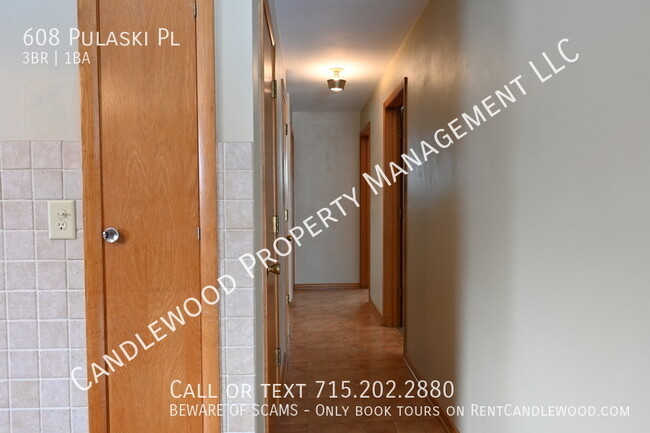 Building Photo - Pet Friendly 3 Bedroom Single Family Home ...