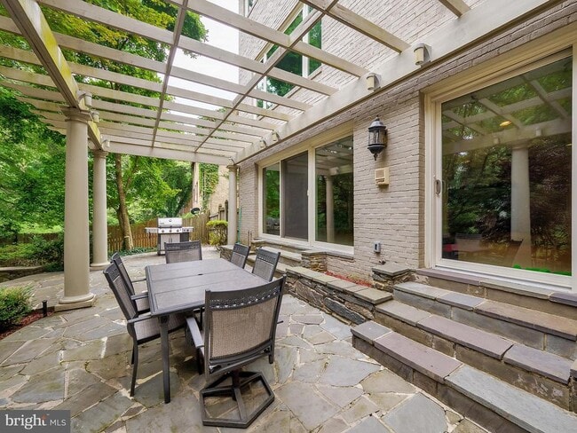 Building Photo - 6513 Kenhill Rd