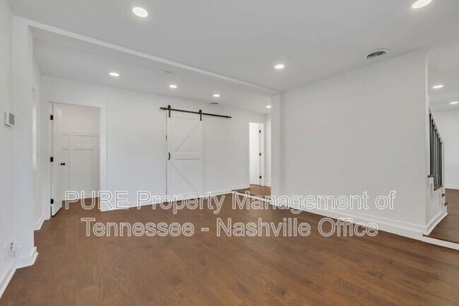 Building Photo - 2601 Oakwood Ave