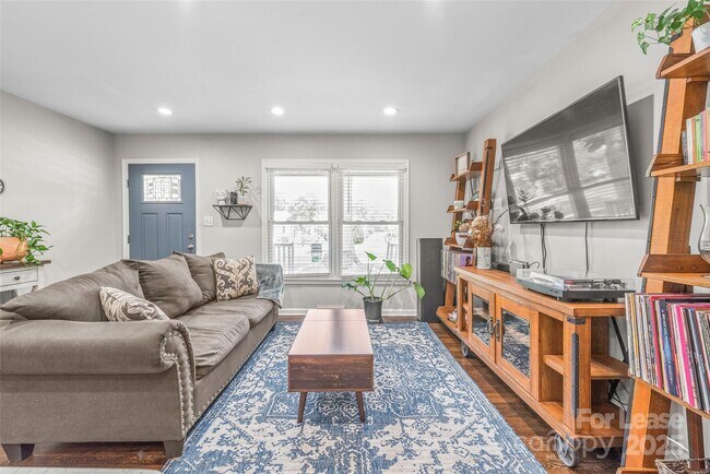 Building Photo - 3932 Slagle Dr