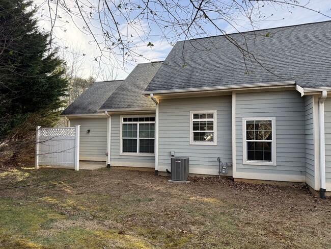 Building Photo - Townhouse walking distance to Black Mountain available now!