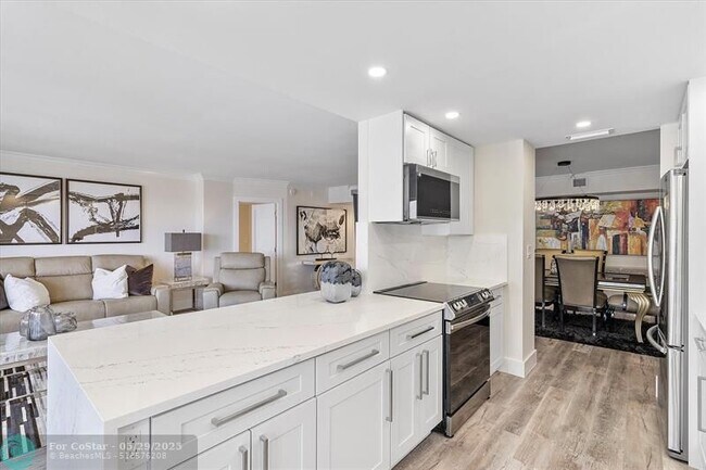 Building Photo - 3400 Galt Ocean Dr