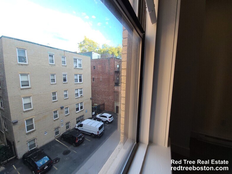 Building Photo - 11 Queensberry St