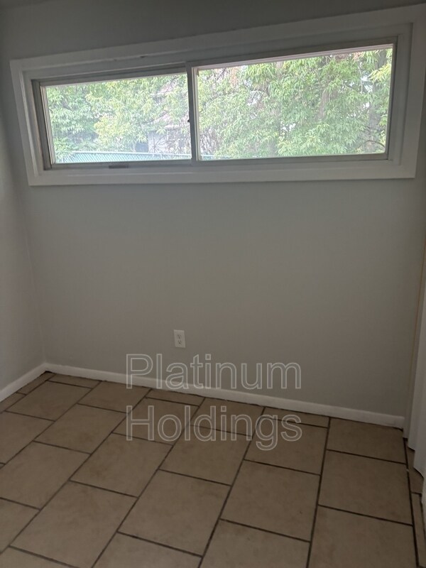 Building Photo - 1037 Neville Ave