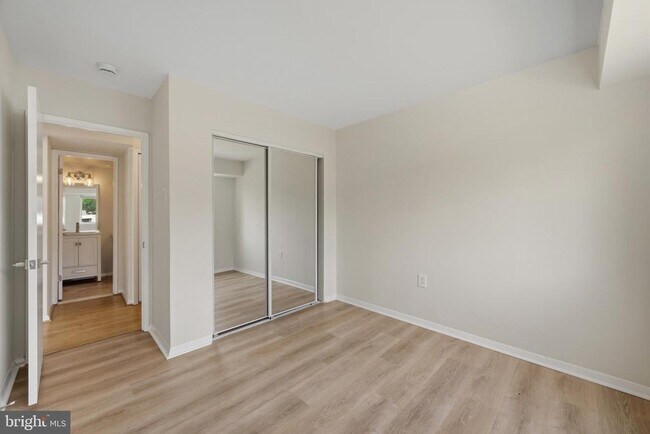Building Photo - 208 Victor Pkwy
