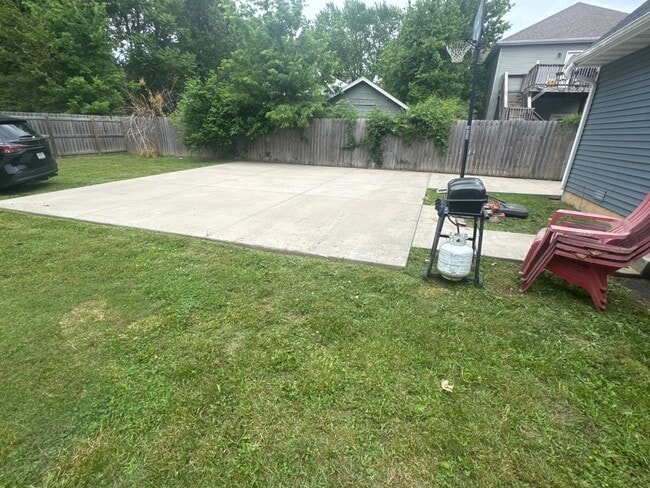 Building Photo - 613 W Harrison St