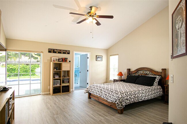 Building Photo - 1049 Laguna Springs Dr