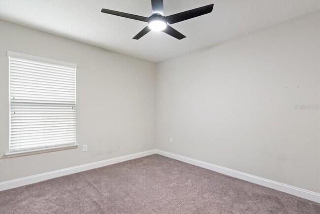 Building Photo - 27 Colorado Springs Way