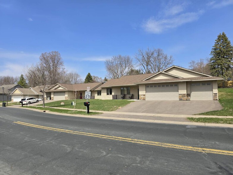 Primary Photo - 171 W Cemetery Rd