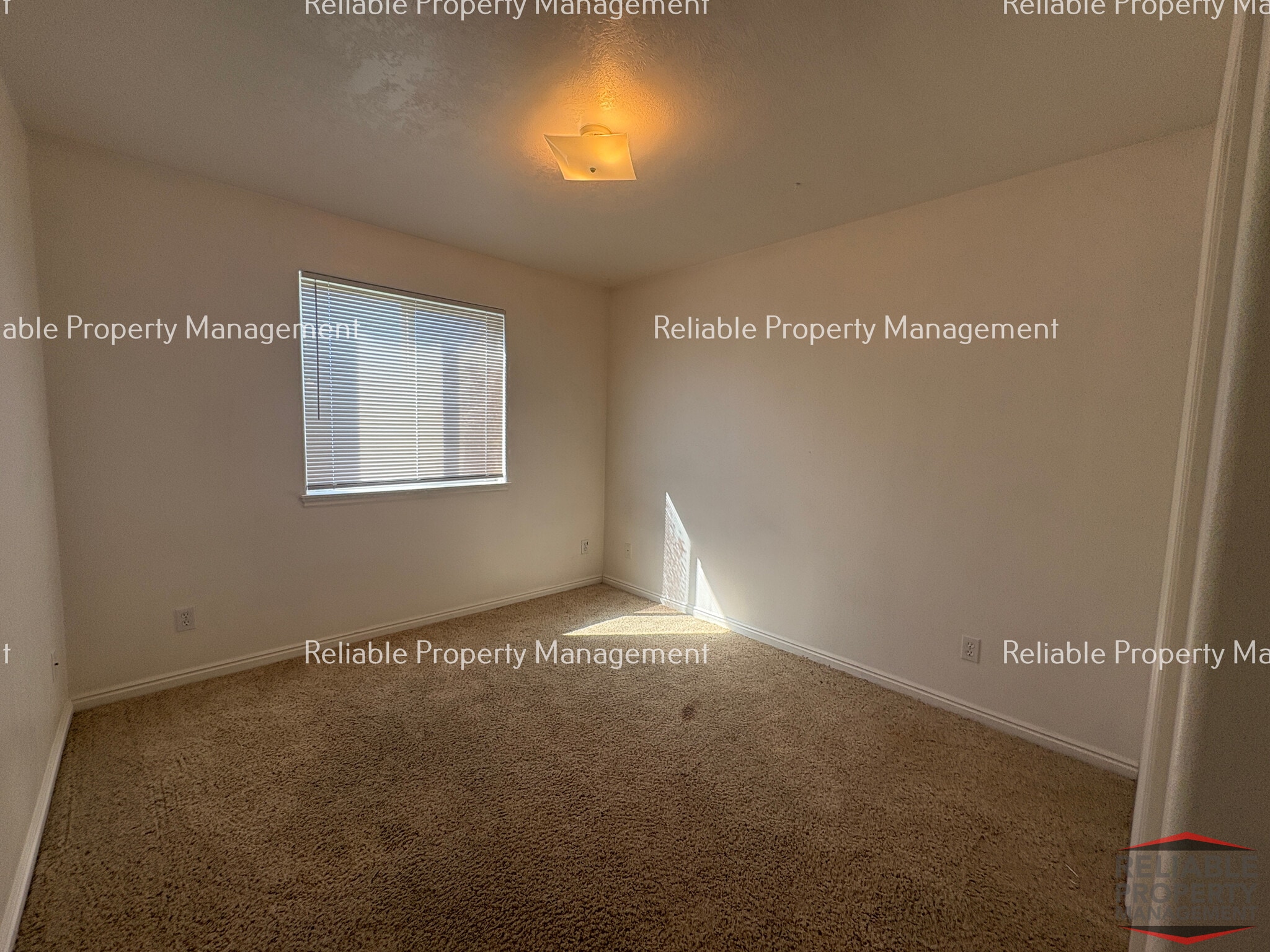 Building Photo - 3713 Deloy Dr