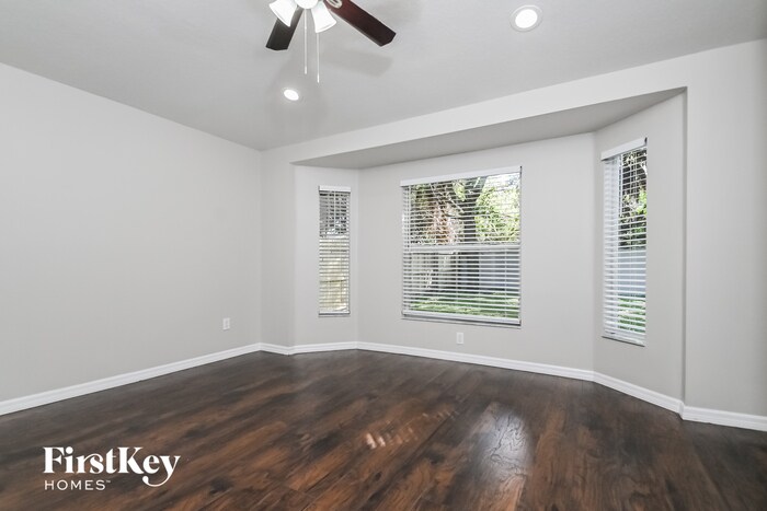 Building Photo - 8457 Quarter Horse Dr