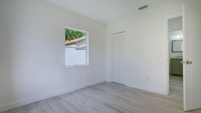 Building Photo - 790 NW 64th St