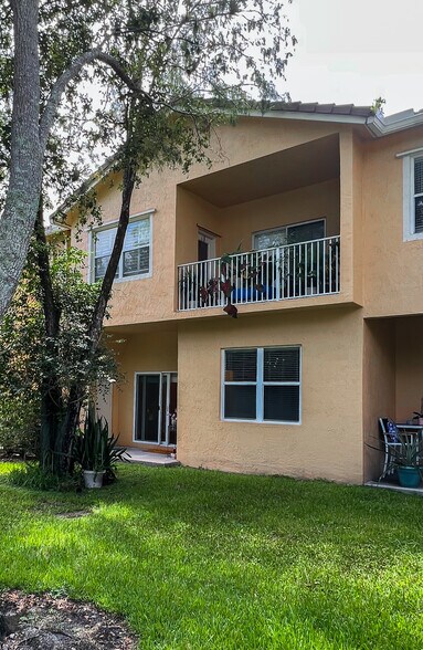 Building Photo - 2900 Crestwood Ter