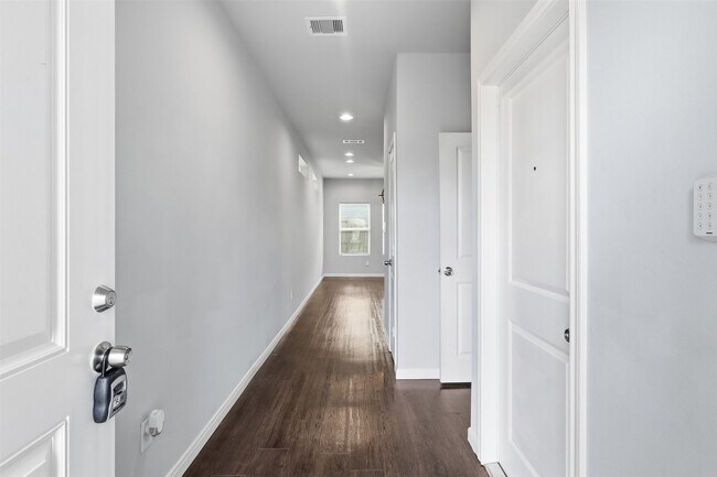 Building Photo - 4937 Ambient Dr