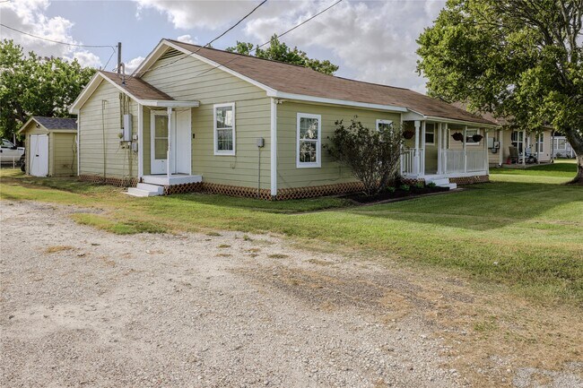 Building Photo - 910 Brockman St