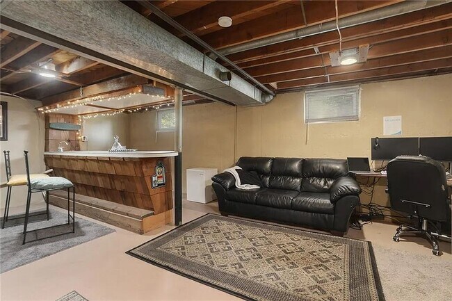 Building Photo - 8500 Longview Rd