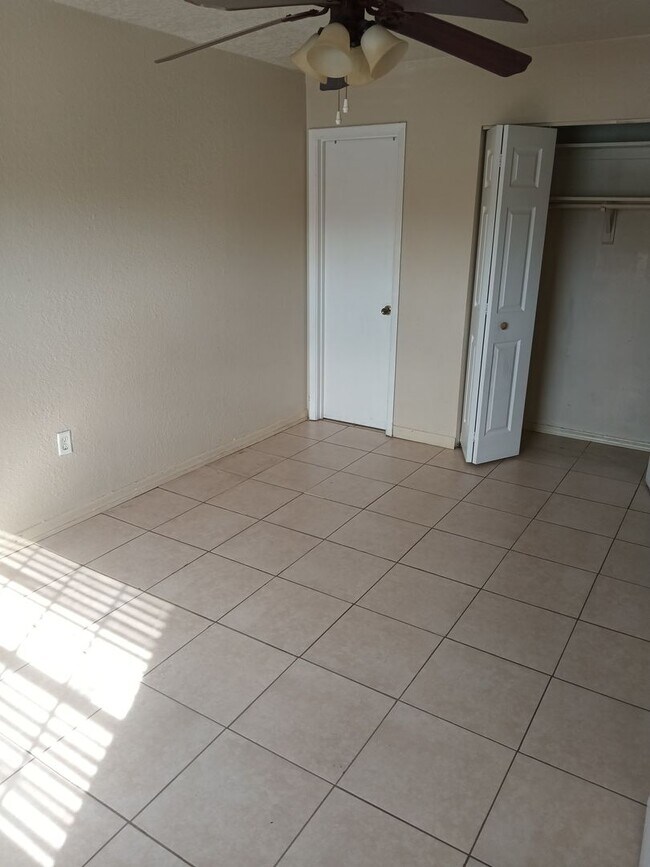 Building Photo - 2/2 in Central Orlando!
