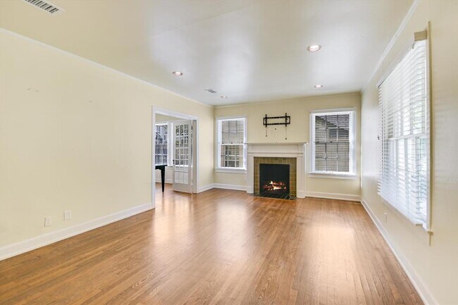 Building Photo - 1707 Mohle Dr