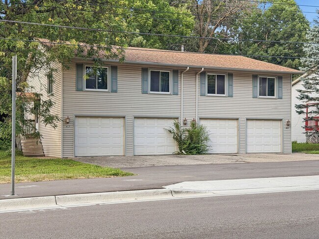 Building Photo - 417 Butler Ave E