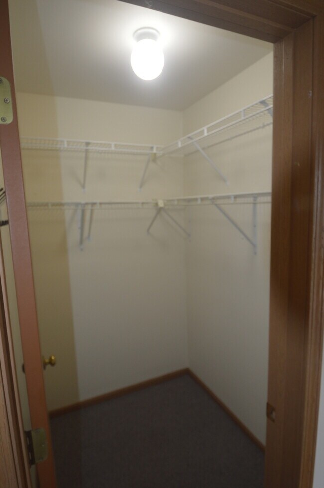 Building Photo - 651 Hapsfield Ln