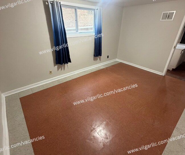 Building Photo - 3824 Fir St