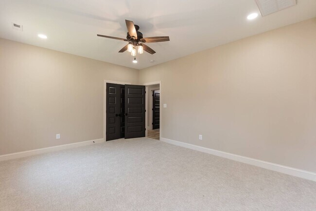 Building Photo - Comfort and Space with Easy Access to the ...
